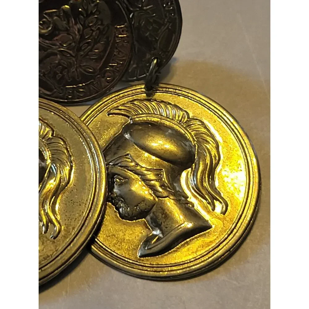 Vintage Estate Earrings Gold Tone Roman Soldier Cameo Dangling Clip-On‎ Jewelry